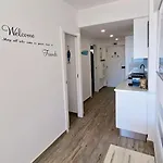 Excellent Sea View With Direct Access Apartmán